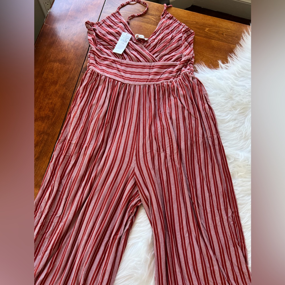 NWT- American Eagle Flowy Jumpsuit- Size M